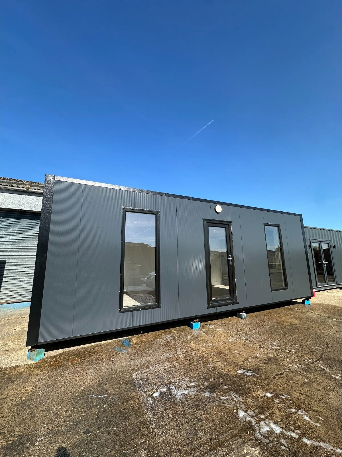 7.5 x 3m Office with Kitchenette and WC – Modular Shipping Container Workspace 7.5 x 3m Office with Kitchenette and WC – Modular Shipping Container Workspace
