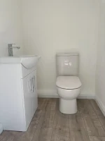 7.5 x 3m Office with Kitchenette and WC – Modular Shipping Container Workspace